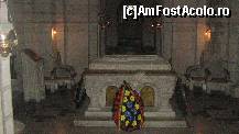 [P09] altarul dedicat eroilor, locul cel mai impresionant din interiorul mausoleului, este aflat chiar in centrul monumentului » foto by cristi82d
 - 
<span class="allrVoted glyphicon glyphicon-heart hidden" id="av141223"></span>
<a class="m-l-10 hidden" id="sv141223" onclick="voting_Foto_DelVot(,141223,4746)" role="button">șterge vot <span class="glyphicon glyphicon-remove"></span></a>
<a id="v9141223" class=" c-red"  onclick="voting_Foto_SetVot(141223)" role="button"><span class="glyphicon glyphicon-heart-empty"></span> <b>LIKE</b> = Votează poza</a> <img class="hidden"  id="f141223W9" src="/imagini/loader.gif" border="0" /><span class="AjErrMes hidden" id="e141223ErM"></span>