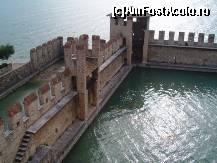 [P04] Una din curtile interioare ale castelului , ce permitea accesul vaselor  mici (barci..)direct in interior. Aspectul medieval si dispunerea turnurilor si zidurilor imprejmuitoare sunt dovezi ale vechimii castelului. » foto by TORA INGRID
 - 
<span class="allrVoted glyphicon glyphicon-heart hidden" id="av75822"></span>
<a class="m-l-10 hidden" id="sv75822" onclick="voting_Foto_DelVot(,75822,4749)" role="button">șterge vot <span class="glyphicon glyphicon-remove"></span></a>
<a id="v975822" class=" c-red"  onclick="voting_Foto_SetVot(75822)" role="button"><span class="glyphicon glyphicon-heart-empty"></span> <b>LIKE</b> = Votează poza</a> <img class="hidden"  id="f75822W9" src="/imagini/loader.gif" border="0" /><span class="AjErrMes hidden" id="e75822ErM"></span>