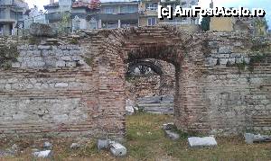 [P14] Uşă intrare la piscine la Termele Romane din Varna, Bulgaria.  » foto by traian.leuca †
 - 
<span class="allrVoted glyphicon glyphicon-heart hidden" id="av426646"></span>
<a class="m-l-10 hidden" id="sv426646" onclick="voting_Foto_DelVot(,426646,4765)" role="button">șterge vot <span class="glyphicon glyphicon-remove"></span></a>
<a id="v9426646" class=" c-red"  onclick="voting_Foto_SetVot(426646)" role="button"><span class="glyphicon glyphicon-heart-empty"></span> <b>LIKE</b> = Votează poza</a> <img class="hidden"  id="f426646W9" src="/imagini/loader.gif" border="0" /><span class="AjErrMes hidden" id="e426646ErM"></span>