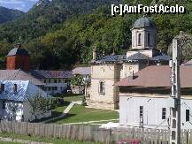 P04 [SEP-2010] biserica manastirii si cladirile din jur