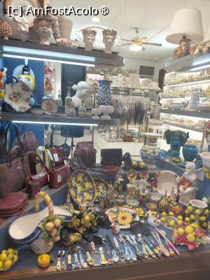 [P14] Alt magazin interesant în Bellagio » foto by mnn
 - 
<span class="allrVoted glyphicon glyphicon-heart hidden" id="av1539753"></span>
<a class="m-l-10 hidden" id="sv1539753" onclick="voting_Foto_DelVot(,1539753,4871)" role="button">șterge vot <span class="glyphicon glyphicon-remove"></span></a>
<a id="v91539753" class=" c-red"  onclick="voting_Foto_SetVot(1539753)" role="button"><span class="glyphicon glyphicon-heart-empty"></span> <b>LIKE</b> = Votează poza</a> <img class="hidden"  id="f1539753W9" src="/imagini/loader.gif" border="0" /><span class="AjErrMes hidden" id="e1539753ErM"></span>
