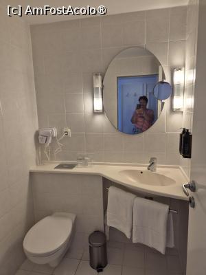 [P20] Hotel Continental Forum - prin baie » foto by ANILU
 - 
<span class="allrVoted glyphicon glyphicon-heart hidden" id="av1495625"></span>
<a class="m-l-10 hidden" id="sv1495625" onclick="voting_Foto_DelVot(,1495625,4877)" role="button">șterge vot <span class="glyphicon glyphicon-remove"></span></a>
<a id="v91495625" class=" c-red"  onclick="voting_Foto_SetVot(1495625)" role="button"><span class="glyphicon glyphicon-heart-empty"></span> <b>LIKE</b> = Votează poza</a> <img class="hidden"  id="f1495625W9" src="/imagini/loader.gif" border="0" /><span class="AjErrMes hidden" id="e1495625ErM"></span>