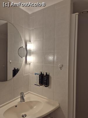 [P21] Hotel Continental Forum - prin baie » foto by ANILU
 - 
<span class="allrVoted glyphicon glyphicon-heart hidden" id="av1495626"></span>
<a class="m-l-10 hidden" id="sv1495626" onclick="voting_Foto_DelVot(,1495626,4877)" role="button">șterge vot <span class="glyphicon glyphicon-remove"></span></a>
<a id="v91495626" class=" c-red"  onclick="voting_Foto_SetVot(1495626)" role="button"><span class="glyphicon glyphicon-heart-empty"></span> <b>LIKE</b> = Votează poza</a> <img class="hidden"  id="f1495626W9" src="/imagini/loader.gif" border="0" /><span class="AjErrMes hidden" id="e1495626ErM"></span>