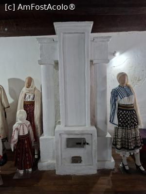 [P12] Cula Izvoranu-Geblescu, 'Alai de nuntă oltenească', etajul întâi, sobă cu olane » foto by mprofeanu
 - 
<span class="allrVoted glyphicon glyphicon-heart hidden" id="av1511097"></span>
<a class="m-l-10 hidden" id="sv1511097" onclick="voting_Foto_DelVot(,1511097,4898)" role="button">șterge vot <span class="glyphicon glyphicon-remove"></span></a>
<a id="v91511097" class=" c-red"  onclick="voting_Foto_SetVot(1511097)" role="button"><span class="glyphicon glyphicon-heart-empty"></span> <b>LIKE</b> = Votează poza</a> <img class="hidden"  id="f1511097W9" src="/imagini/loader.gif" border="0" /><span class="AjErrMes hidden" id="e1511097ErM"></span>