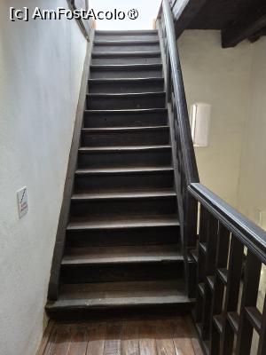 [P14] Cula Izvoranu-Geblescu, Scara spre etajul doi și spre cerdac și balconul de lemn » foto by mprofeanu
 - 
<span class="allrVoted glyphicon glyphicon-heart hidden" id="av1511099"></span>
<a class="m-l-10 hidden" id="sv1511099" onclick="voting_Foto_DelVot(,1511099,4898)" role="button">șterge vot <span class="glyphicon glyphicon-remove"></span></a>
<a id="v91511099" class=" c-red"  onclick="voting_Foto_SetVot(1511099)" role="button"><span class="glyphicon glyphicon-heart-empty"></span> <b>LIKE</b> = Votează poza</a> <img class="hidden"  id="f1511099W9" src="/imagini/loader.gif" border="0" /><span class="AjErrMes hidden" id="e1511099ErM"></span>