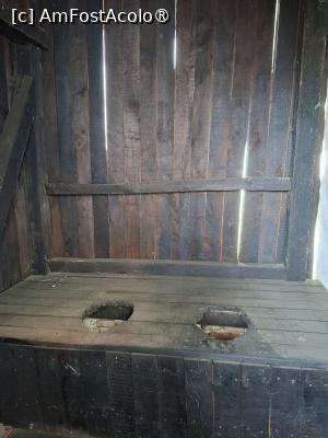 [P23] Cula Izvoranu-Geblescu, toaleta de la etajul doi » foto by mprofeanu
 - 
<span class="allrVoted glyphicon glyphicon-heart hidden" id="av1511108"></span>
<a class="m-l-10 hidden" id="sv1511108" onclick="voting_Foto_DelVot(,1511108,4898)" role="button">șterge vot <span class="glyphicon glyphicon-remove"></span></a>
<a id="v91511108" class=" c-red"  onclick="voting_Foto_SetVot(1511108)" role="button"><span class="glyphicon glyphicon-heart-empty"></span> <b>LIKE</b> = Votează poza</a> <img class="hidden"  id="f1511108W9" src="/imagini/loader.gif" border="0" /><span class="AjErrMes hidden" id="e1511108ErM"></span>