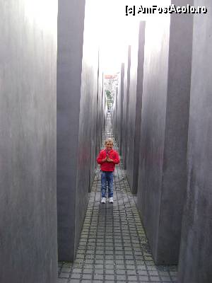 [P24] Memorialul Holocaustului » foto by sxm
 - 
<span class="allrVoted glyphicon glyphicon-heart hidden" id="av357372"></span>
<a class="m-l-10 hidden" id="sv357372" onclick="voting_Foto_DelVot(,357372,4900)" role="button">șterge vot <span class="glyphicon glyphicon-remove"></span></a>
<a id="v9357372" class=" c-red"  onclick="voting_Foto_SetVot(357372)" role="button"><span class="glyphicon glyphicon-heart-empty"></span> <b>LIKE</b> = Votează poza</a> <img class="hidden"  id="f357372W9" src="/imagini/loader.gif" border="0" /><span class="AjErrMes hidden" id="e357372ErM"></span>