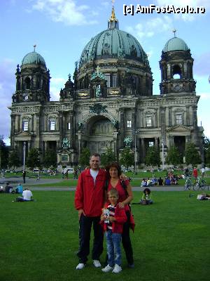 [P25] Berliner Dom - Domul din Berlin » foto by sxm
 - 
<span class="allrVoted glyphicon glyphicon-heart hidden" id="av357373"></span>
<a class="m-l-10 hidden" id="sv357373" onclick="voting_Foto_DelVot(,357373,4900)" role="button">șterge vot <span class="glyphicon glyphicon-remove"></span></a>
<a id="v9357373" class=" c-red"  onclick="voting_Foto_SetVot(357373)" role="button"><span class="glyphicon glyphicon-heart-empty"></span> <b>LIKE</b> = Votează poza</a> <img class="hidden"  id="f357373W9" src="/imagini/loader.gif" border="0" /><span class="AjErrMes hidden" id="e357373ErM"></span>