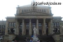 [P42] Si in mijlocul pietei, impunatoarea Konzerthaus, unde au loc concerte in aer liber » foto by ileanaxperta*
 - 
<span class="allrVoted glyphicon glyphicon-heart hidden" id="av211760"></span>
<a class="m-l-10 hidden" id="sv211760" onclick="voting_Foto_DelVot(,211760,4900)" role="button">șterge vot <span class="glyphicon glyphicon-remove"></span></a>
<a id="v9211760" class=" c-red"  onclick="voting_Foto_SetVot(211760)" role="button"><span class="glyphicon glyphicon-heart-empty"></span> <b>LIKE</b> = Votează poza</a> <img class="hidden"  id="f211760W9" src="/imagini/loader.gif" border="0" /><span class="AjErrMes hidden" id="e211760ErM"></span>