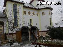 P10 [DEC-2010] Mănăstirea Dumbrava - prima imagine a bisericuţei.