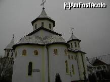P13 [DEC-2010] Mănăstirea Dumbrava - mica biserică. A încăput toată-n foto de la o mică distanţă.