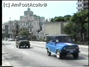 [P02] Mașinile civile și militare își împart șoselele din Havana.  » foto by glcitizen
 - 
<span class="allrVoted glyphicon glyphicon-heart hidden" id="av922398"></span>
<a class="m-l-10 hidden" id="sv922398" onclick="voting_Foto_DelVot(,922398,4925)" role="button">șterge vot <span class="glyphicon glyphicon-remove"></span></a>
<a id="v9922398" class=" c-red"  onclick="voting_Foto_SetVot(922398)" role="button"><span class="glyphicon glyphicon-heart-empty"></span> <b>LIKE</b> = Votează poza</a> <img class="hidden"  id="f922398W9" src="/imagini/loader.gif" border="0" /><span class="AjErrMes hidden" id="e922398ErM"></span>