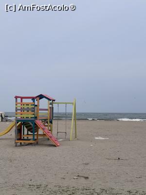 [P08] Hotel Sulina, Mamaia. Plaja din Mamaia, pustie în luna martie. » foto by Floria
 - 
<span class="allrVoted glyphicon glyphicon-heart hidden" id="av1527512"></span>
<a class="m-l-10 hidden" id="sv1527512" onclick="voting_Foto_DelVot(,1527512,4946)" role="button">șterge vot <span class="glyphicon glyphicon-remove"></span></a>
<a id="v91527512" class=" c-red"  onclick="voting_Foto_SetVot(1527512)" role="button"><span class="glyphicon glyphicon-heart-empty"></span> <b>LIKE</b> = Votează poza</a> <img class="hidden"  id="f1527512W9" src="/imagini/loader.gif" border="0" /><span class="AjErrMes hidden" id="e1527512ErM"></span>