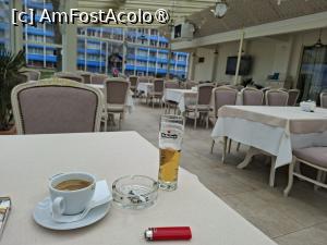 [P34] La o cafea si un pahar de vorba pe terasa inchisa » foto by Zoazore
 - 
<span class="allrVoted glyphicon glyphicon-heart hidden" id="av1523838"></span>
<a class="m-l-10 hidden" id="sv1523838" onclick="voting_Foto_DelVot(,1523838,4946)" role="button">șterge vot <span class="glyphicon glyphicon-remove"></span></a>
<a id="v91523838" class=" c-red"  onclick="voting_Foto_SetVot(1523838)" role="button"><span class="glyphicon glyphicon-heart-empty"></span> <b>LIKE</b> = Votează poza</a> <img class="hidden"  id="f1523838W9" src="/imagini/loader.gif" border="0" /><span class="AjErrMes hidden" id="e1523838ErM"></span>