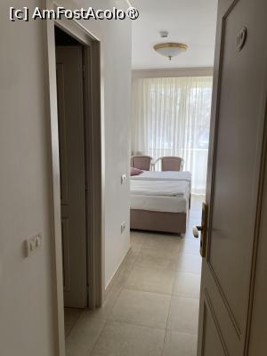 [P01] Intrarea în camera » foto by aurora56
 - 
<span class="allrVoted glyphicon glyphicon-heart hidden" id="av1522050"></span>
<a class="m-l-10 hidden" id="sv1522050" onclick="voting_Foto_DelVot(,1522050,4946)" role="button">șterge vot <span class="glyphicon glyphicon-remove"></span></a>
<a id="v91522050" class=" c-red"  onclick="voting_Foto_SetVot(1522050)" role="button"><span class="glyphicon glyphicon-heart-empty"></span> <b>LIKE</b> = Votează poza</a> <img class="hidden"  id="f1522050W9" src="/imagini/loader.gif" border="0" /><span class="AjErrMes hidden" id="e1522050ErM"></span>