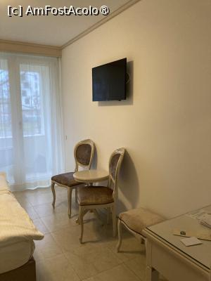 [P23] Zona de mass cu scaune din camera » foto by aurora56
 - 
<span class="allrVoted glyphicon glyphicon-heart hidden" id="av1522072"></span>
<a class="m-l-10 hidden" id="sv1522072" onclick="voting_Foto_DelVot(,1522072,4946)" role="button">șterge vot <span class="glyphicon glyphicon-remove"></span></a>
<a id="v91522072" class=" c-red"  onclick="voting_Foto_SetVot(1522072)" role="button"><span class="glyphicon glyphicon-heart-empty"></span> <b>LIKE</b> = Votează poza</a> <img class="hidden"  id="f1522072W9" src="/imagini/loader.gif" border="0" /><span class="AjErrMes hidden" id="e1522072ErM"></span>