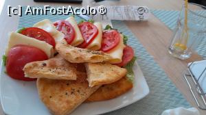 [P05] salata caprese » foto by Yolanda
 - 
<span class="allrVoted glyphicon glyphicon-heart hidden" id="av1435640"></span>
<a class="m-l-10 hidden" id="sv1435640" onclick="voting_Foto_DelVot(,1435640,4997)" role="button">șterge vot <span class="glyphicon glyphicon-remove"></span></a>
<a id="v91435640" class=" c-red"  onclick="voting_Foto_SetVot(1435640)" role="button"><span class="glyphicon glyphicon-heart-empty"></span> <b>LIKE</b> = Votează poza</a> <img class="hidden"  id="f1435640W9" src="/imagini/loader.gif" border="0" /><span class="AjErrMes hidden" id="e1435640ErM"></span>