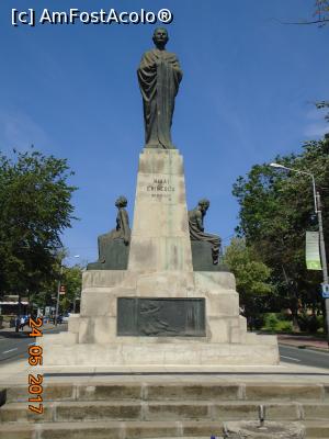 [P25] Statuia lui Mihai Eminescu din fata Bibliotecii Centrală Universitară Mihai Eminescu, cu cele doua personaje, Veronica si mosul care cugeta » foto by Mitica49
 - 
<span class="allrVoted glyphicon glyphicon-heart hidden" id="av860097"></span>
<a class="m-l-10 hidden" id="sv860097" onclick="voting_Foto_DelVot(,860097,5091)" role="button">șterge vot <span class="glyphicon glyphicon-remove"></span></a>
<a id="v9860097" class=" c-red"  onclick="voting_Foto_SetVot(860097)" role="button"><span class="glyphicon glyphicon-heart-empty"></span> <b>LIKE</b> = Votează poza</a> <img class="hidden"  id="f860097W9" src="/imagini/loader.gif" border="0" /><span class="AjErrMes hidden" id="e860097ErM"></span>