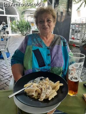 [P64] La masă la Bistro Felix » foto by Carmen Ion
 - 
<span class="allrVoted glyphicon glyphicon-heart hidden" id="av1489355"></span>
<a class="m-l-10 hidden" id="sv1489355" onclick="voting_Foto_DelVot(,1489355,5091)" role="button">șterge vot <span class="glyphicon glyphicon-remove"></span></a>
<a id="v91489355" class=" c-red"  onclick="voting_Foto_SetVot(1489355)" role="button"><span class="glyphicon glyphicon-heart-empty"></span> <b>LIKE</b> = Votează poza</a> <img class="hidden"  id="f1489355W9" src="/imagini/loader.gif" border="0" /><span class="AjErrMes hidden" id="e1489355ErM"></span>