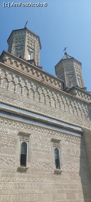 [P30] Biserica Trei Ierarhi » foto by Carmen Ion
 - 
<span class="allrVoted glyphicon glyphicon-heart hidden" id="av1506361"></span>
<a class="m-l-10 hidden" id="sv1506361" onclick="voting_Foto_DelVot(,1506361,5091)" role="button">șterge vot <span class="glyphicon glyphicon-remove"></span></a>
<a id="v91506361" class=" c-red"  onclick="voting_Foto_SetVot(1506361)" role="button"><span class="glyphicon glyphicon-heart-empty"></span> <b>LIKE</b> = Votează poza</a> <img class="hidden"  id="f1506361W9" src="/imagini/loader.gif" border="0" /><span class="AjErrMes hidden" id="e1506361ErM"></span>