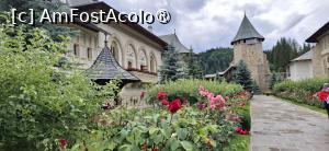 [P13] Bucovina in 4 zile - La Manastirea Putna. » foto by iulianic
 - 
<span class="allrVoted glyphicon glyphicon-heart hidden" id="av1543132"></span>
<a class="m-l-10 hidden" id="sv1543132" onclick="voting_Foto_DelVot(,1543132,5114)" role="button">șterge vot <span class="glyphicon glyphicon-remove"></span></a>
<a id="v91543132" class=" c-red"  onclick="voting_Foto_SetVot(1543132)" role="button"><span class="glyphicon glyphicon-heart-empty"></span> <b>LIKE</b> = Votează poza</a> <img class="hidden"  id="f1543132W9" src="/imagini/loader.gif" border="0" /><span class="AjErrMes hidden" id="e1543132ErM"></span>