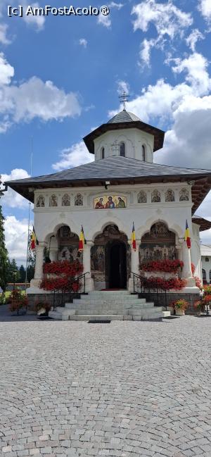 [P53] Bucovina in 4 zile - La Manastirea Izvorul Muresului. » foto by iulianic
 - 
<span class="allrVoted glyphicon glyphicon-heart hidden" id="av1543172"></span>
<a class="m-l-10 hidden" id="sv1543172" onclick="voting_Foto_DelVot(,1543172,5114)" role="button">șterge vot <span class="glyphicon glyphicon-remove"></span></a>
<a id="v91543172" class=" c-red"  onclick="voting_Foto_SetVot(1543172)" role="button"><span class="glyphicon glyphicon-heart-empty"></span> <b>LIKE</b> = Votează poza</a> <img class="hidden"  id="f1543172W9" src="/imagini/loader.gif" border="0" /><span class="AjErrMes hidden" id="e1543172ErM"></span>