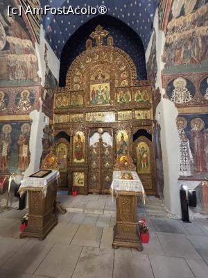 [P79] Mânăstirea Bogdana din Rădăuți,interior » foto by AZE
 - 
<span class="allrVoted glyphicon glyphicon-heart hidden" id="av1479161"></span>
<a class="m-l-10 hidden" id="sv1479161" onclick="voting_Foto_DelVot(,1479161,5114)" role="button">șterge vot <span class="glyphicon glyphicon-remove"></span></a>
<a id="v91479161" class=" c-red"  onclick="voting_Foto_SetVot(1479161)" role="button"><span class="glyphicon glyphicon-heart-empty"></span> <b>LIKE</b> = Votează poza</a> <img class="hidden"  id="f1479161W9" src="/imagini/loader.gif" border="0" /><span class="AjErrMes hidden" id="e1479161ErM"></span>