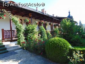 [P09] Cladire a manastirii . » foto by liviu49
 - 
<span class="allrVoted glyphicon glyphicon-heart hidden" id="av1303158"></span>
<a class="m-l-10 hidden" id="sv1303158" onclick="voting_Foto_DelVot(,1303158,5114)" role="button">șterge vot <span class="glyphicon glyphicon-remove"></span></a>
<a id="v91303158" class=" c-red"  onclick="voting_Foto_SetVot(1303158)" role="button"><span class="glyphicon glyphicon-heart-empty"></span> <b>LIKE</b> = Votează poza</a> <img class="hidden"  id="f1303158W9" src="/imagini/loader.gif" border="0" /><span class="AjErrMes hidden" id="e1303158ErM"></span>