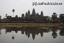 [P02] Angkor Wat, aceasta imagine mi-era mei deja atat de cunoscuta - si totusi fiind la fata locului e cu totul si cu totul altfel » foto by Pami*
 - 
<span class="allrVoted glyphicon glyphicon-heart hidden" id="av299398"></span>
<a class="m-l-10 hidden" id="sv299398" onclick="voting_Foto_DelVot(,299398,5123)" role="button">șterge vot <span class="glyphicon glyphicon-remove"></span></a>
<a id="v9299398" class=" c-red"  onclick="voting_Foto_SetVot(299398)" role="button"><span class="glyphicon glyphicon-heart-empty"></span> <b>LIKE</b> = Votează poza</a> <img class="hidden"  id="f299398W9" src="/imagini/loader.gif" border="0" /><span class="AjErrMes hidden" id="e299398ErM"></span>
