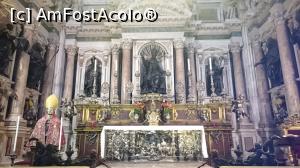 [P25] Una din capelele din Biserica San Gennaro.  » foto by Aurici
 - 
<span class="allrVoted glyphicon glyphicon-heart hidden" id="av875123"></span>
<a class="m-l-10 hidden" id="sv875123" onclick="voting_Foto_DelVot(,875123,5128)" role="button">șterge vot <span class="glyphicon glyphicon-remove"></span></a>
<a id="v9875123" class=" c-red"  onclick="voting_Foto_SetVot(875123)" role="button"><span class="glyphicon glyphicon-heart-empty"></span> <b>LIKE</b> = Votează poza</a> <img class="hidden"  id="f875123W9" src="/imagini/loader.gif" border="0" /><span class="AjErrMes hidden" id="e875123ErM"></span>