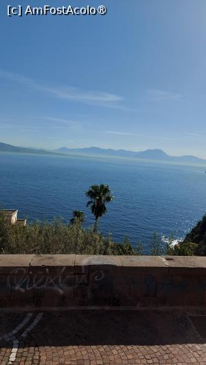 [P21] Napoli - vedere din busul turistic spre insula Capri » foto by ANILU
 - 
<span class="allrVoted glyphicon glyphicon-heart hidden" id="av1458870"></span>
<a class="m-l-10 hidden" id="sv1458870" onclick="voting_Foto_DelVot(,1458870,5128)" role="button">șterge vot <span class="glyphicon glyphicon-remove"></span></a>
<a id="v91458870" class=" c-red"  onclick="voting_Foto_SetVot(1458870)" role="button"><span class="glyphicon glyphicon-heart-empty"></span> <b>LIKE</b> = Votează poza</a> <img class="hidden"  id="f1458870W9" src="/imagini/loader.gif" border="0" /><span class="AjErrMes hidden" id="e1458870ErM"></span>