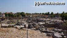 [P05] Vedere din spatele templului lui Apollo; în dreapta se poate vedea Agora Corintului antic, pe undeva la mijloc (în dreapta) ar fi locul unde a fost judecat Sfântul Pavel. » foto by Daniel trezitu
 - 
<span class="allrVoted glyphicon glyphicon-heart hidden" id="av20260"></span>
<a class="m-l-10 hidden" id="sv20260" onclick="voting_Foto_DelVot(,20260,5137)" role="button">șterge vot <span class="glyphicon glyphicon-remove"></span></a>
<a id="v920260" class=" c-red"  onclick="voting_Foto_SetVot(20260)" role="button"><span class="glyphicon glyphicon-heart-empty"></span> <b>LIKE</b> = Votează poza</a> <img class="hidden"  id="f20260W9" src="/imagini/loader.gif" border="0" /><span class="AjErrMes hidden" id="e20260ErM"></span>