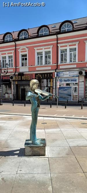 [P18] Un violonist singuratic. » foto by tata123 🔱
 - 
<span class="allrVoted glyphicon glyphicon-heart hidden" id="av1491748"></span>
<a class="m-l-10 hidden" id="sv1491748" onclick="voting_Foto_DelVot(,1491748,5157)" role="button">șterge vot <span class="glyphicon glyphicon-remove"></span></a>
<a id="v91491748" class=" c-red"  onclick="voting_Foto_SetVot(1491748)" role="button"><span class="glyphicon glyphicon-heart-empty"></span> <b>LIKE</b> = Votează poza</a> <img class="hidden"  id="f1491748W9" src="/imagini/loader.gif" border="0" /><span class="AjErrMes hidden" id="e1491748ErM"></span>