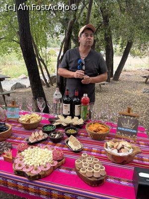 [P88] La picnic,ghidul nostru mulțumind că i-am ales pe ei » foto by AZE
 - 
<span class="allrVoted glyphicon glyphicon-heart hidden" id="av1530300"></span>
<a class="m-l-10 hidden" id="sv1530300" onclick="voting_Foto_DelVot(,1530300,5182)" role="button">șterge vot <span class="glyphicon glyphicon-remove"></span></a>
<a id="v91530300" class=" c-red"  onclick="voting_Foto_SetVot(1530300)" role="button"><span class="glyphicon glyphicon-heart-empty"></span> <b>LIKE</b> = Votează poza</a> <img class="hidden"  id="f1530300W9" src="/imagini/loader.gif" border="0" /><span class="AjErrMes hidden" id="e1530300ErM"></span>