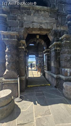 [P33] pe la Boldt Castle USA » foto by robert
 - 
<span class="allrVoted glyphicon glyphicon-heart hidden" id="av1546118"></span>
<a class="m-l-10 hidden" id="sv1546118" onclick="voting_Foto_DelVot(,1546118,5244)" role="button">șterge vot <span class="glyphicon glyphicon-remove"></span></a>
<a id="v91546118" class=" c-red"  onclick="voting_Foto_SetVot(1546118)" role="button"><span class="glyphicon glyphicon-heart-empty"></span> <b>LIKE</b> = Votează poza</a> <img class="hidden"  id="f1546118W9" src="/imagini/loader.gif" border="0" /><span class="AjErrMes hidden" id="e1546118ErM"></span>