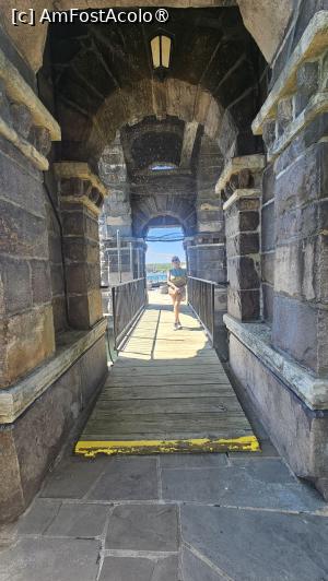 [P34] pe la Boldt Castle USA » foto by robert
 - 
<span class="allrVoted glyphicon glyphicon-heart hidden" id="av1546119"></span>
<a class="m-l-10 hidden" id="sv1546119" onclick="voting_Foto_DelVot(,1546119,5244)" role="button">șterge vot <span class="glyphicon glyphicon-remove"></span></a>
<a id="v91546119" class=" c-red"  onclick="voting_Foto_SetVot(1546119)" role="button"><span class="glyphicon glyphicon-heart-empty"></span> <b>LIKE</b> = Votează poza</a> <img class="hidden"  id="f1546119W9" src="/imagini/loader.gif" border="0" /><span class="AjErrMes hidden" id="e1546119ErM"></span>