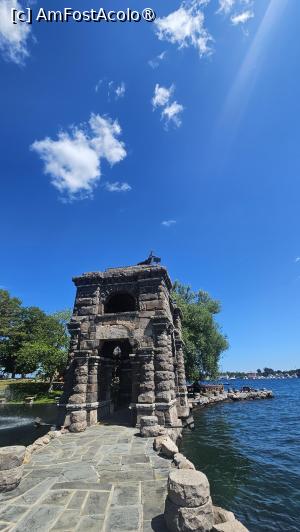 [P36] pe la Boldt Castle USA » foto by robert
 - 
<span class="allrVoted glyphicon glyphicon-heart hidden" id="av1546121"></span>
<a class="m-l-10 hidden" id="sv1546121" onclick="voting_Foto_DelVot(,1546121,5244)" role="button">șterge vot <span class="glyphicon glyphicon-remove"></span></a>
<a id="v91546121" class=" c-red"  onclick="voting_Foto_SetVot(1546121)" role="button"><span class="glyphicon glyphicon-heart-empty"></span> <b>LIKE</b> = Votează poza</a> <img class="hidden"  id="f1546121W9" src="/imagini/loader.gif" border="0" /><span class="AjErrMes hidden" id="e1546121ErM"></span>