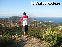 [P06] din SITHONIA se vede muntele ATHOS » foto by ghiocel
 - 
<span class="allrVoted glyphicon glyphicon-heart hidden" id="av216133"></span>
<a class="m-l-10 hidden" id="sv216133" onclick="voting_Foto_DelVot(,216133,5398)" role="button">șterge vot <span class="glyphicon glyphicon-remove"></span></a>
<a id="v9216133" class=" c-red"  onclick="voting_Foto_SetVot(216133)" role="button"><span class="glyphicon glyphicon-heart-empty"></span> <b>LIKE</b> = Votează poza</a> <img class="hidden"  id="f216133W9" src="/imagini/loader.gif" border="0" /><span class="AjErrMes hidden" id="e216133ErM"></span>