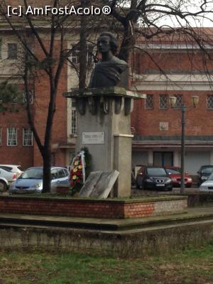 [P18] Timișoara- Statuia M. Eminescu » foto by Yersinia Pestis
 - 
<span class="allrVoted glyphicon glyphicon-heart hidden" id="av827173"></span>
<a class="m-l-10 hidden" id="sv827173" onclick="voting_Foto_DelVot(,827173,5428)" role="button">șterge vot <span class="glyphicon glyphicon-remove"></span></a>
<a id="v9827173" class=" c-red"  onclick="voting_Foto_SetVot(827173)" role="button"><span class="glyphicon glyphicon-heart-empty"></span> <b>LIKE</b> = Votează poza</a> <img class="hidden"  id="f827173W9" src="/imagini/loader.gif" border="0" /><span class="AjErrMes hidden" id="e827173ErM"></span>