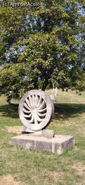 [P78] Tabara Magura de sculptura » foto by Yolanda
 - 
<span class="allrVoted glyphicon glyphicon-heart hidden" id="av1546694"></span>
<a class="m-l-10 hidden" id="sv1546694" onclick="voting_Foto_DelVot(,1546694,5439)" role="button">șterge vot <span class="glyphicon glyphicon-remove"></span></a>
<a id="v91546694" class=" c-red"  onclick="voting_Foto_SetVot(1546694)" role="button"><span class="glyphicon glyphicon-heart-empty"></span> <b>LIKE</b> = Votează poza</a> <img class="hidden"  id="f1546694W9" src="/imagini/loader.gif" border="0" /><span class="AjErrMes hidden" id="e1546694ErM"></span>