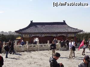 P52 [APR-2012] 'Templul Cerului' / In curtea templului