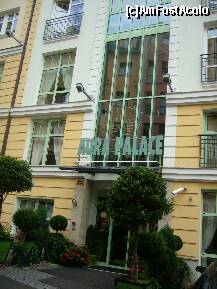 [P16] Cehia, Karlovy Vary, Hotelul Aura Palace » foto by magdalena
 - 
<span class="allrVoted glyphicon glyphicon-heart hidden" id="av122667"></span>
<a class="m-l-10 hidden" id="sv122667" onclick="voting_Foto_DelVot(,122667,5497)" role="button">șterge vot <span class="glyphicon glyphicon-remove"></span></a>
<a id="v9122667" class=" c-red"  onclick="voting_Foto_SetVot(122667)" role="button"><span class="glyphicon glyphicon-heart-empty"></span> <b>LIKE</b> = Votează poza</a> <img class="hidden"  id="f122667W9" src="/imagini/loader.gif" border="0" /><span class="AjErrMes hidden" id="e122667ErM"></span>