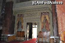 P55 [APR-2009] Alba Iulia - catedrala reintregirii - portretele regelui Ferdinand I si al reginei Maria