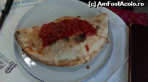 [P12] Pizzeria Roberta - Alba Iulia, pizza calzone.  » foto by bogumil
 - 
<span class="allrVoted glyphicon glyphicon-heart hidden" id="av583347"></span>
<a class="m-l-10 hidden" id="sv583347" onclick="voting_Foto_DelVot(,583347,5567)" role="button">șterge vot <span class="glyphicon glyphicon-remove"></span></a>
<a id="v9583347" class=" c-red"  onclick="voting_Foto_SetVot(583347)" role="button"><span class="glyphicon glyphicon-heart-empty"></span> <b>LIKE</b> = Votează poza</a> <img class="hidden"  id="f583347W9" src="/imagini/loader.gif" border="0" /><span class="AjErrMes hidden" id="e583347ErM"></span>