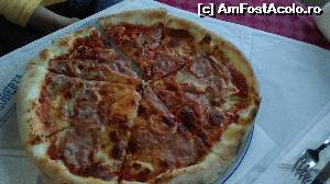 [P14] Pizzeria Roberta - Alba Iulia, pizza prosciutto.  » foto by bogumil
 - 
<span class="allrVoted glyphicon glyphicon-heart hidden" id="av583354"></span>
<a class="m-l-10 hidden" id="sv583354" onclick="voting_Foto_DelVot(,583354,5567)" role="button">șterge vot <span class="glyphicon glyphicon-remove"></span></a>
<a id="v9583354" class=" c-red"  onclick="voting_Foto_SetVot(583354)" role="button"><span class="glyphicon glyphicon-heart-empty"></span> <b>LIKE</b> = Votează poza</a> <img class="hidden"  id="f583354W9" src="/imagini/loader.gif" border="0" /><span class="AjErrMes hidden" id="e583354ErM"></span>