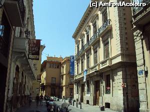 [P44] Calle Caballeros era principala arteră a Valenciei înainte de demolarea zidurilor medievale.  » foto by Carmen Ion
 - 
<span class="allrVoted glyphicon glyphicon-heart hidden" id="av649486"></span>
<a class="m-l-10 hidden" id="sv649486" onclick="voting_Foto_DelVot(,649486,5604)" role="button">șterge vot <span class="glyphicon glyphicon-remove"></span></a>
<a id="v9649486" class=" c-red"  onclick="voting_Foto_SetVot(649486)" role="button"><span class="glyphicon glyphicon-heart-empty"></span> <b>LIKE</b> = Votează poza</a> <img class="hidden"  id="f649486W9" src="/imagini/loader.gif" border="0" /><span class="AjErrMes hidden" id="e649486ErM"></span>