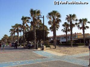 [P35] Paseo Maritimo - piste de biciclete.  » foto by Carmen Ion
 - 
<span class="allrVoted glyphicon glyphicon-heart hidden" id="av650015"></span>
<a class="m-l-10 hidden" id="sv650015" onclick="voting_Foto_DelVot(,650015,5604)" role="button">șterge vot <span class="glyphicon glyphicon-remove"></span></a>
<a id="v9650015" class=" c-red"  onclick="voting_Foto_SetVot(650015)" role="button"><span class="glyphicon glyphicon-heart-empty"></span> <b>LIKE</b> = Votează poza</a> <img class="hidden"  id="f650015W9" src="/imagini/loader.gif" border="0" /><span class="AjErrMes hidden" id="e650015ErM"></span>