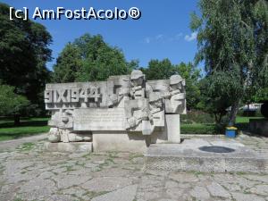 [P15] Monumentul Armatei Sovietice - Parcul Dunării - Silistra.  » foto by tata123 🔱
 - 
<span class="allrVoted glyphicon glyphicon-heart hidden" id="av919725"></span>
<a class="m-l-10 hidden" id="sv919725" onclick="voting_Foto_DelVot(,919725,5649)" role="button">șterge vot <span class="glyphicon glyphicon-remove"></span></a>
<a id="v9919725" class=" c-red"  onclick="voting_Foto_SetVot(919725)" role="button"><span class="glyphicon glyphicon-heart-empty"></span> <b>LIKE</b> = Votează poza</a> <img class="hidden"  id="f919725W9" src="/imagini/loader.gif" border="0" /><span class="AjErrMes hidden" id="e919725ErM"></span>