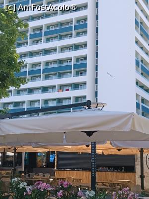 [P02] Terasa, pe fundal hotel 'Riviera' » foto by laurand
 - 
<span class="allrVoted glyphicon glyphicon-heart hidden" id="av1486603"></span>
<a class="m-l-10 hidden" id="sv1486603" onclick="voting_Foto_DelVot(,1486603,5688)" role="button">șterge vot <span class="glyphicon glyphicon-remove"></span></a>
<a id="v91486603" class=" c-red"  onclick="voting_Foto_SetVot(1486603)" role="button"><span class="glyphicon glyphicon-heart-empty"></span> <b>LIKE</b> = Votează poza</a> <img class="hidden"  id="f1486603W9" src="/imagini/loader.gif" border="0" /><span class="AjErrMes hidden" id="e1486603ErM"></span>