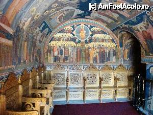 P35 [JUL-2012] Mănăstirea Hadâmbu: pronaosul din Biserica veche ”Nașterea Maicii Domnului”